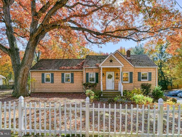 Townhouse for sale in Old Bridge
