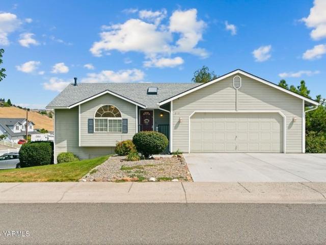 House for sale in Selah, Washington