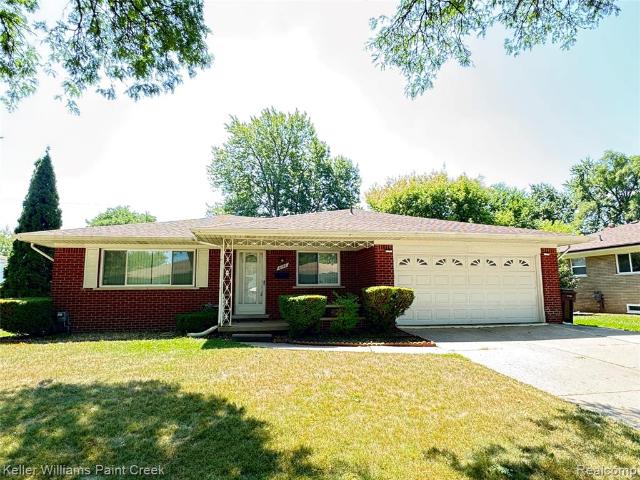 House for sale in Center Line