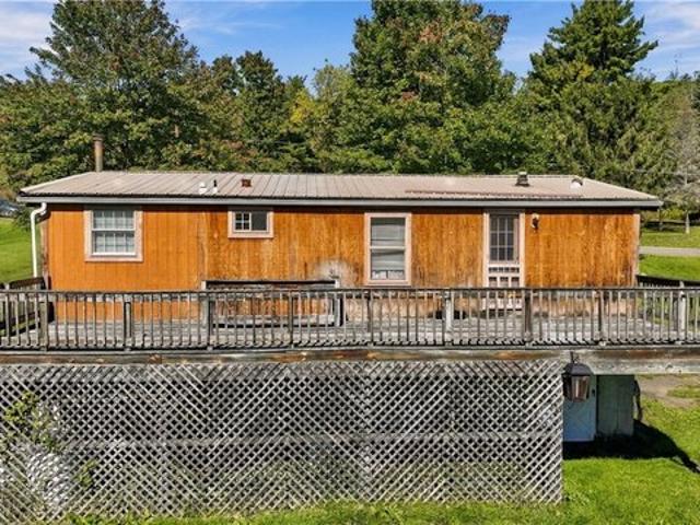 House for sale in Town of Thurston, Town of Campbell