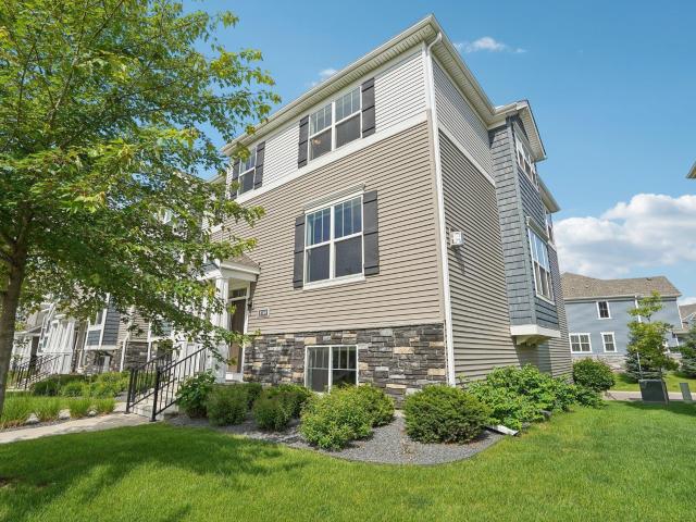 Townhouse for sale in Maple Grove