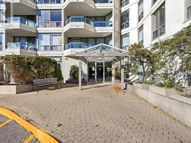 Condo for sale in Scarborough North, Toronto