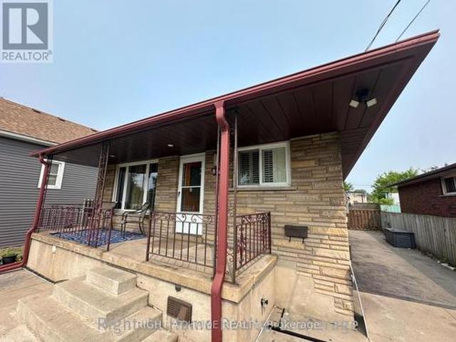 House for sale in Ancaster, Ontario