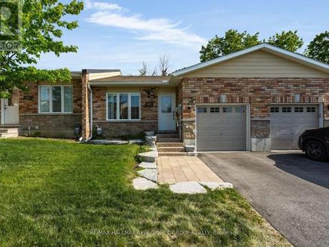 Townhouse for sale in Midland, Ontario