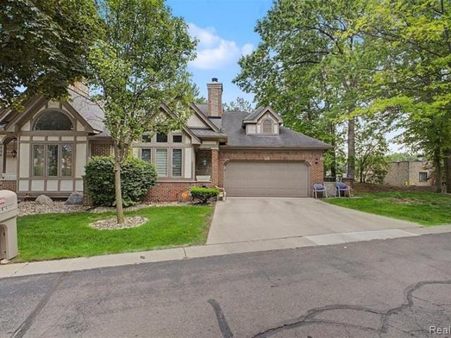 Condo for sale in Dearborn Heights, Michigan