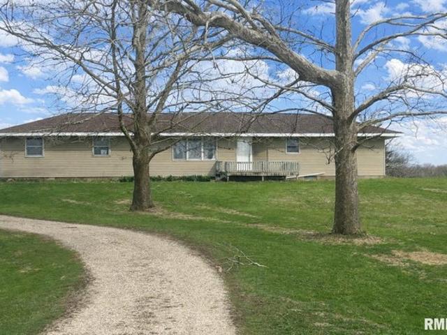 House for sale in Elmwood, Illinois