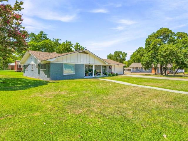 House for sale in De Leon, Texas
