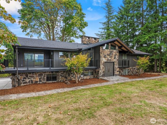 House for sale in Castle Rock, Cowlitz County