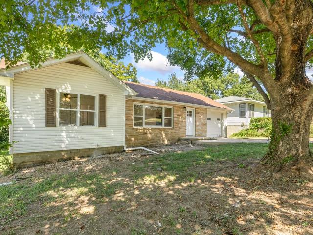 House for sale in Harrison, Boone County