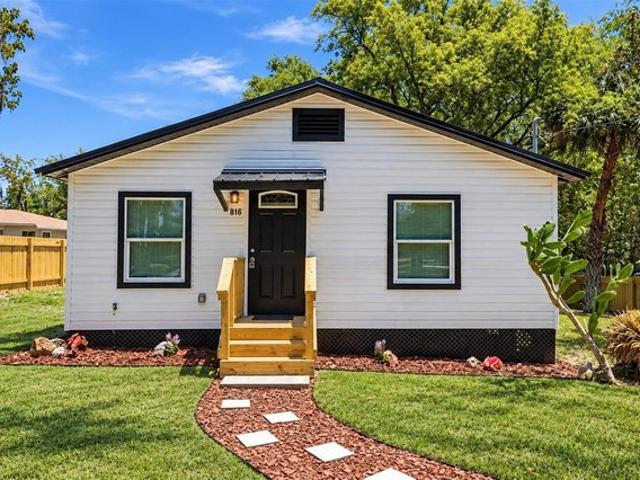 House for sale in Leesburg, Lake County