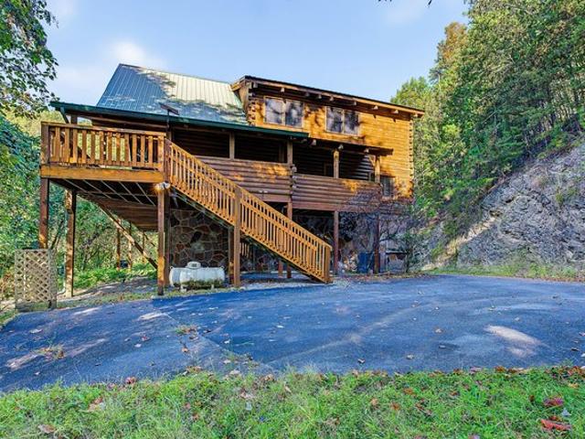 House for sale in Pigeon Forge, East Tennessee