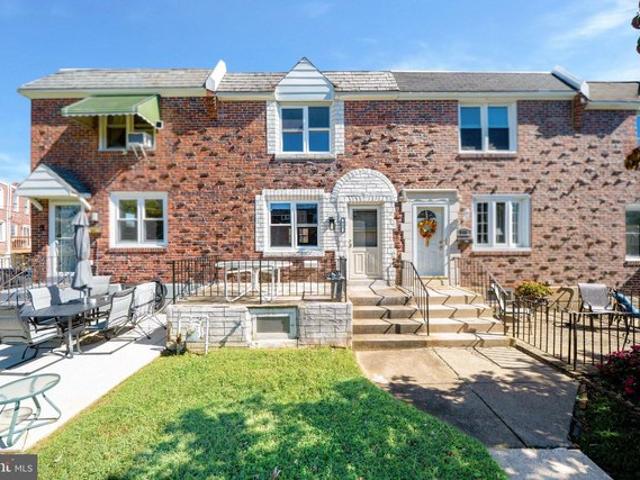Townhouse for sale in Glenolden, Delaware County
