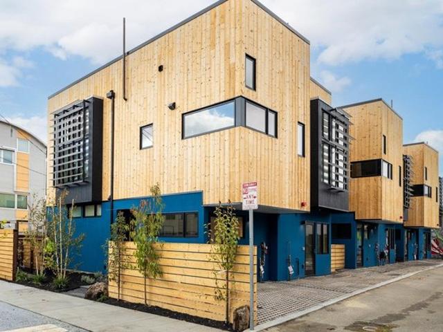 Condo for sale in Berkeley, California