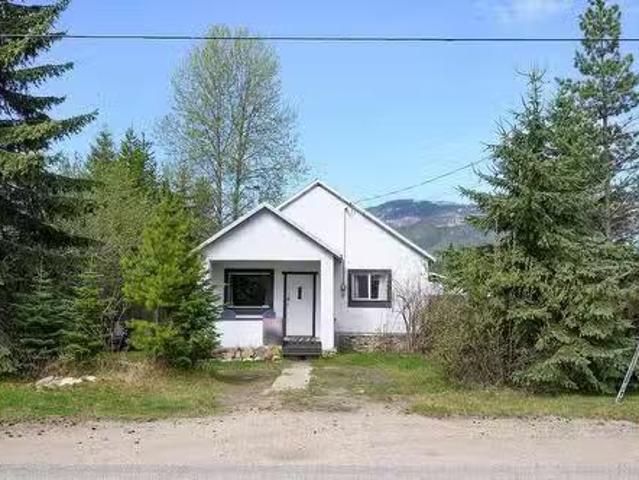 House for sale in Blue River, British Columbia