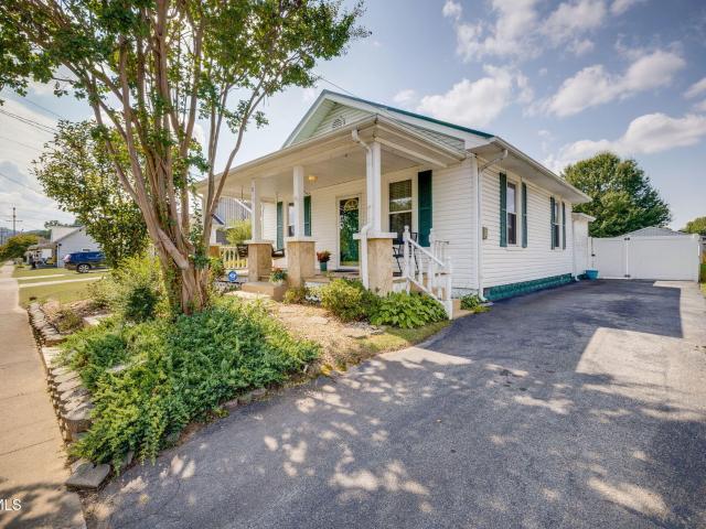 House for sale in Black Bottom, Elizabethton