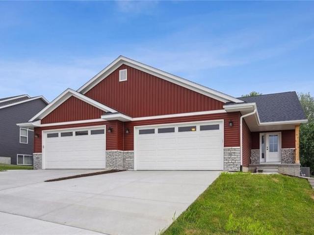 Condo for sale in Cedar, Iowa