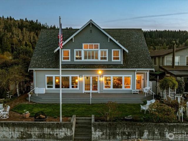House for sale in Oak Harbor, Washington