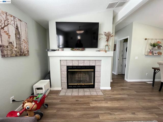 House for sale in Driftwood Gardens Apartments, Livermore