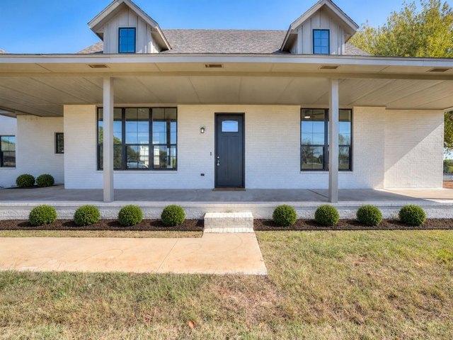 House for sale in Newcastle, McClain County