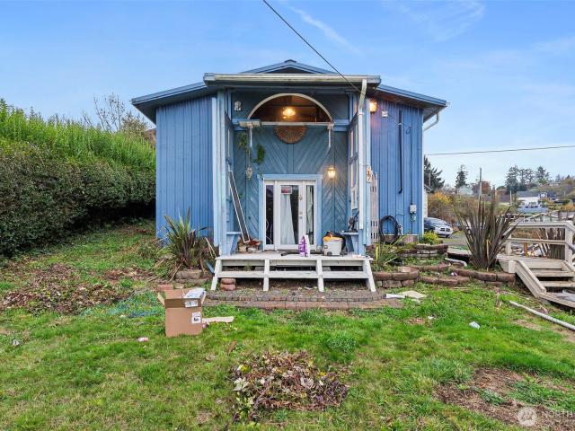 House for sale in South Bend, Washington