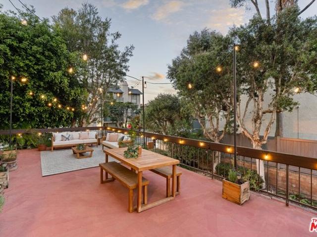 Condo for sale in Canoga Park, California