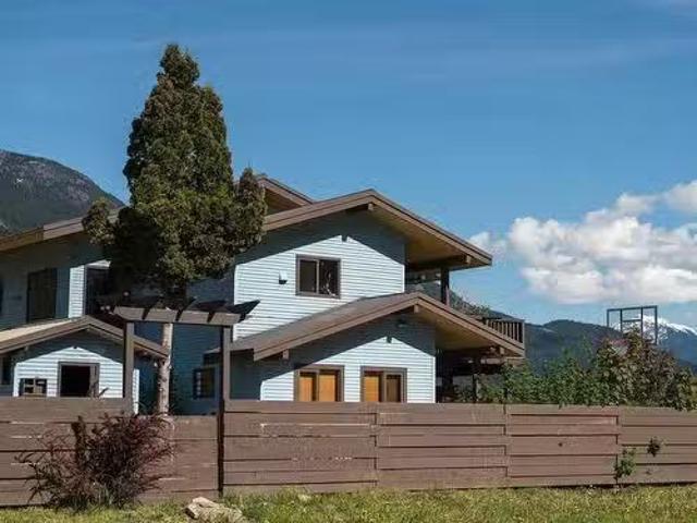 House for sale in Mount Currie, British Columbia