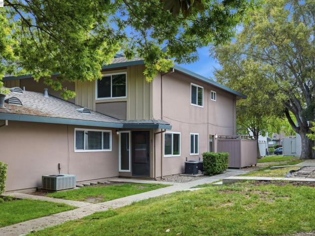Condo for sale in Pleasanton, California