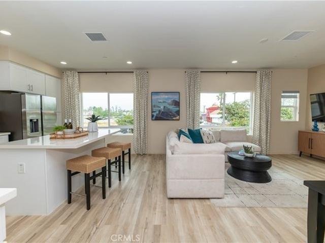 Condo for sale in Fontana, San Bernardino County