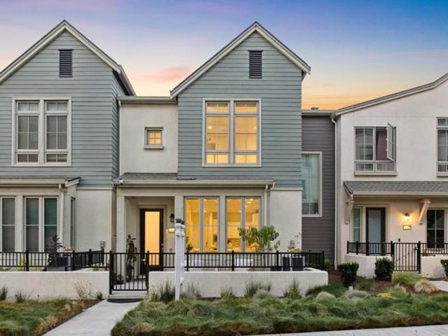 Townhouse for sale in San Mateo, California