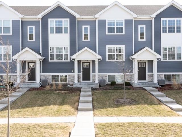 Townhouse for sale in Hampshire, Illinois