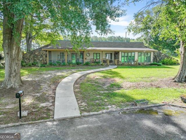 House for sale in Molena, Georgia