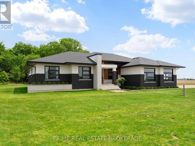 House for sale in Dawn-euphemia, Ontario