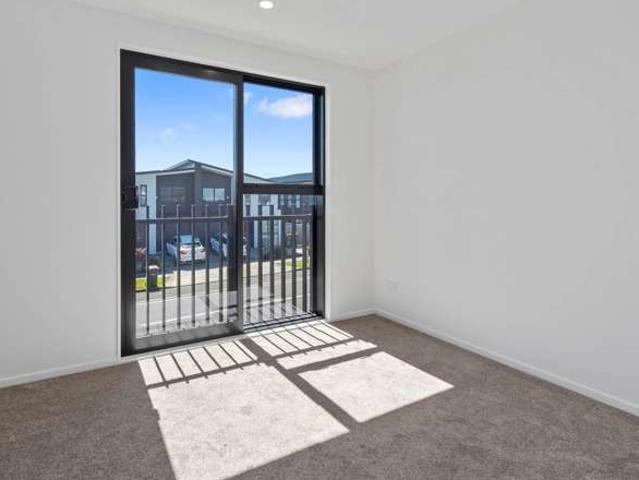 Townhouse for sale in Hobsonville, Upper Harbour