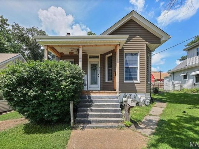 House for sale in Alton, Illinois