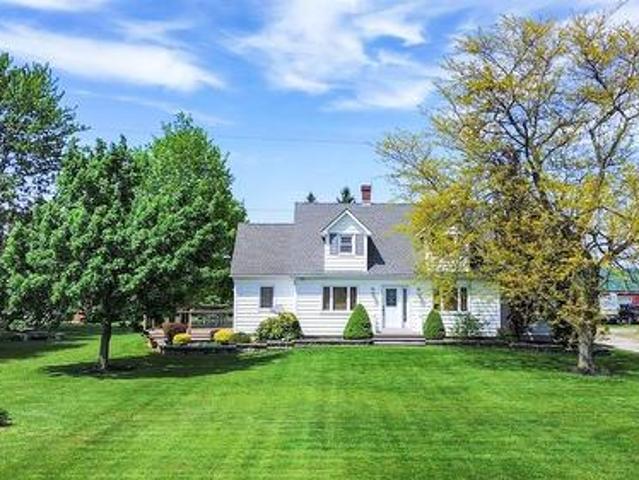 House for sale in Brooke-alvinston, Ontario