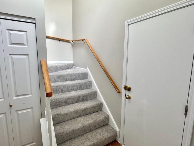 Townhouse for rent in Darien