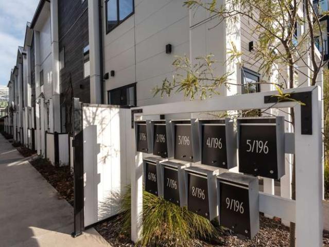 Townhouse for sale in Heathcote, Canterbury