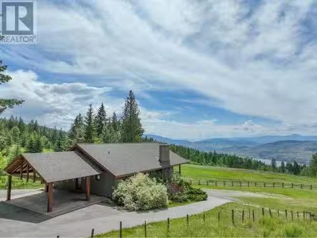 House for sale in Spallumcheen, British Columbia