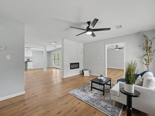 House for sale in Laurel Hill, Florida