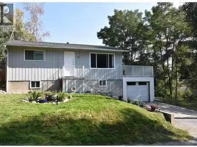 House for sale in Castlegar, British Columbia