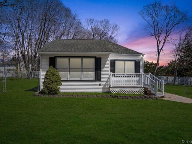 House for sale in Centereach, New York