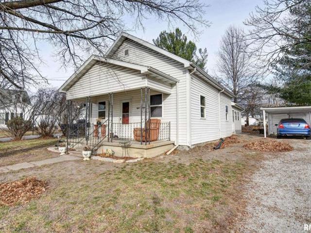 House for sale in Taylorville, Illinois
