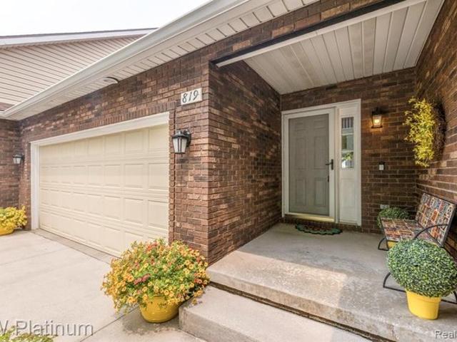Condo for sale in Fort Gratiot, Michigan