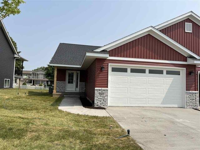 House for sale in Cedar, Iowa