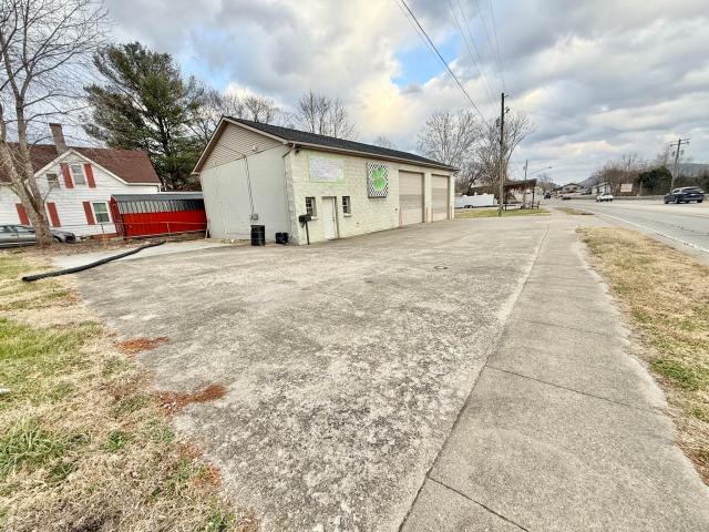 Commercial for sale in Irvine, Kentucky
