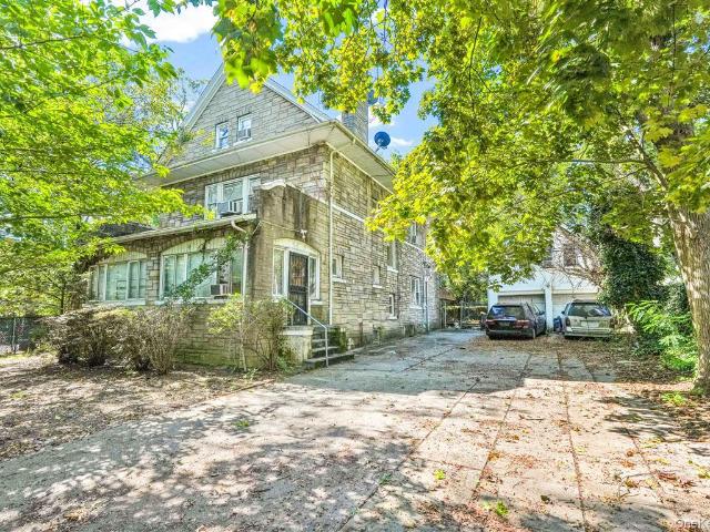 House for sale in Queens, Arverne