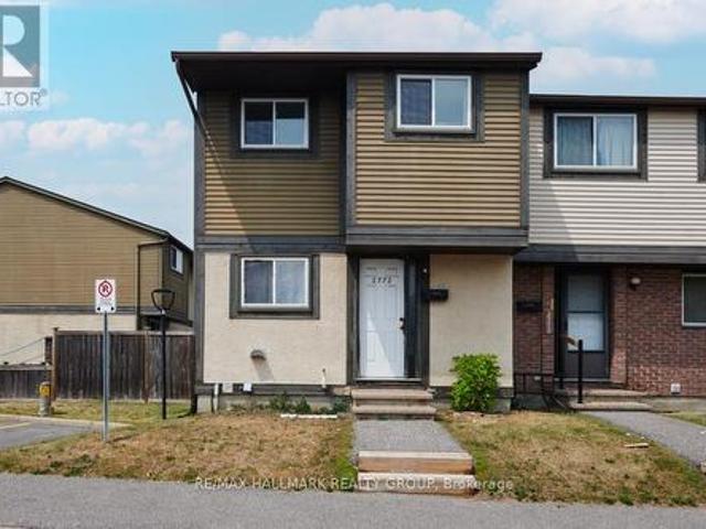 Townhouse for sale in Ottawa