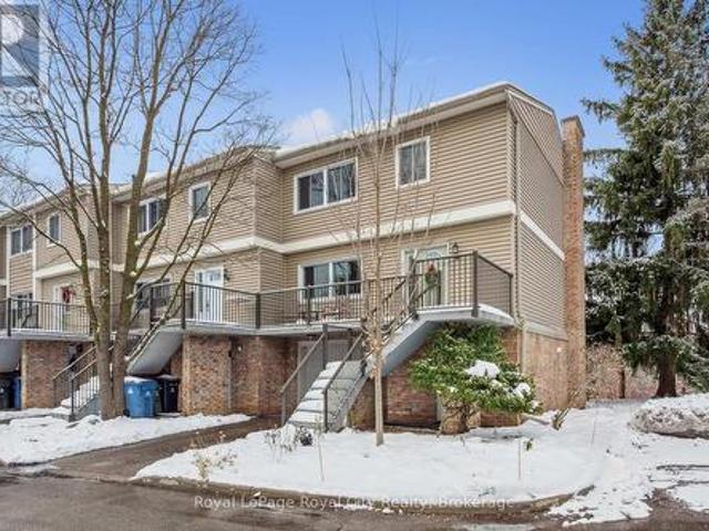 Townhouse for sale in Guelph, Ontario
