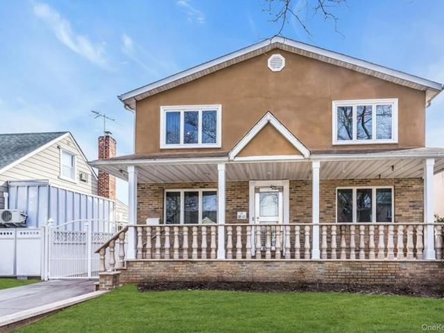 House for sale in Queens, Arverne