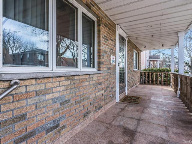 House for sale in Queens, Nassau